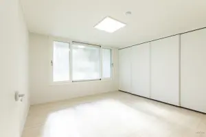 밝고 깔끔한 미니멀 침실 인테리어 두산아파트